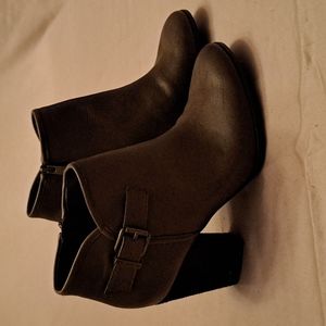 Libby Edelman booties, 8 1/2 Wide, brown
